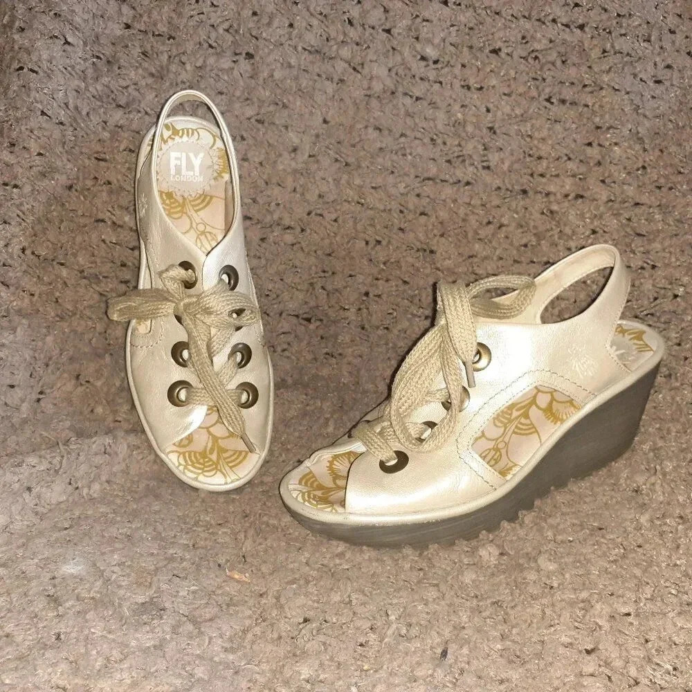 FLY LONDON-Ylva-Pearlescent Beige Leather Lace Up Wedge-Sz 38-7.5-Excellent